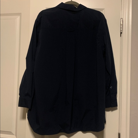 Athleta Deep Blue Casual Shirt, Size Large 
Stretchy, Like New Condition - Picture 4 of 4